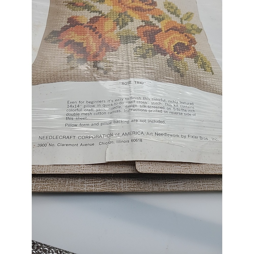 Wonderart Vtg Rose Trio Needlecraft‎ 14" Pillow Quickpoint New Open Box Needlept - Picture 5 of 6